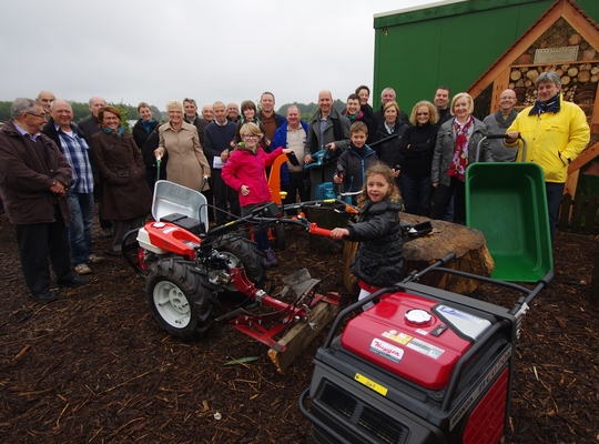 Overhandiging van nieuw materiaal aan TuinHier